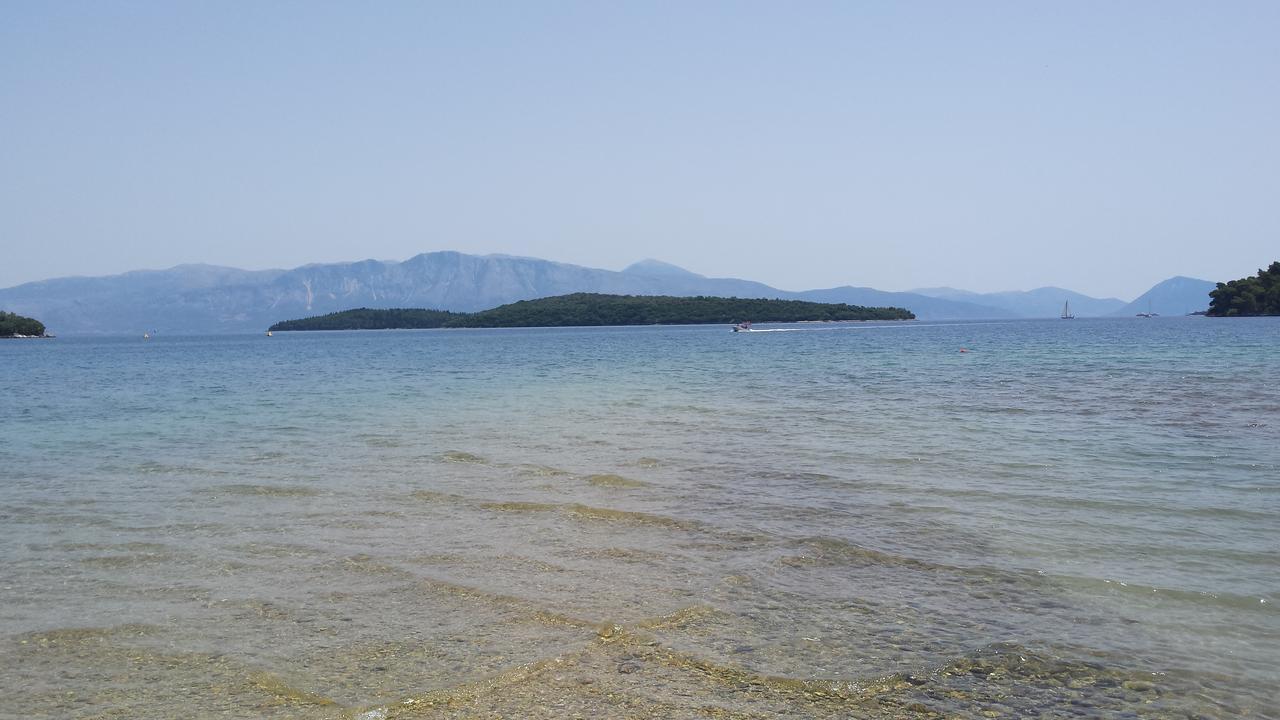 Palmyra Beachfront Studios Nydri  Esterno foto