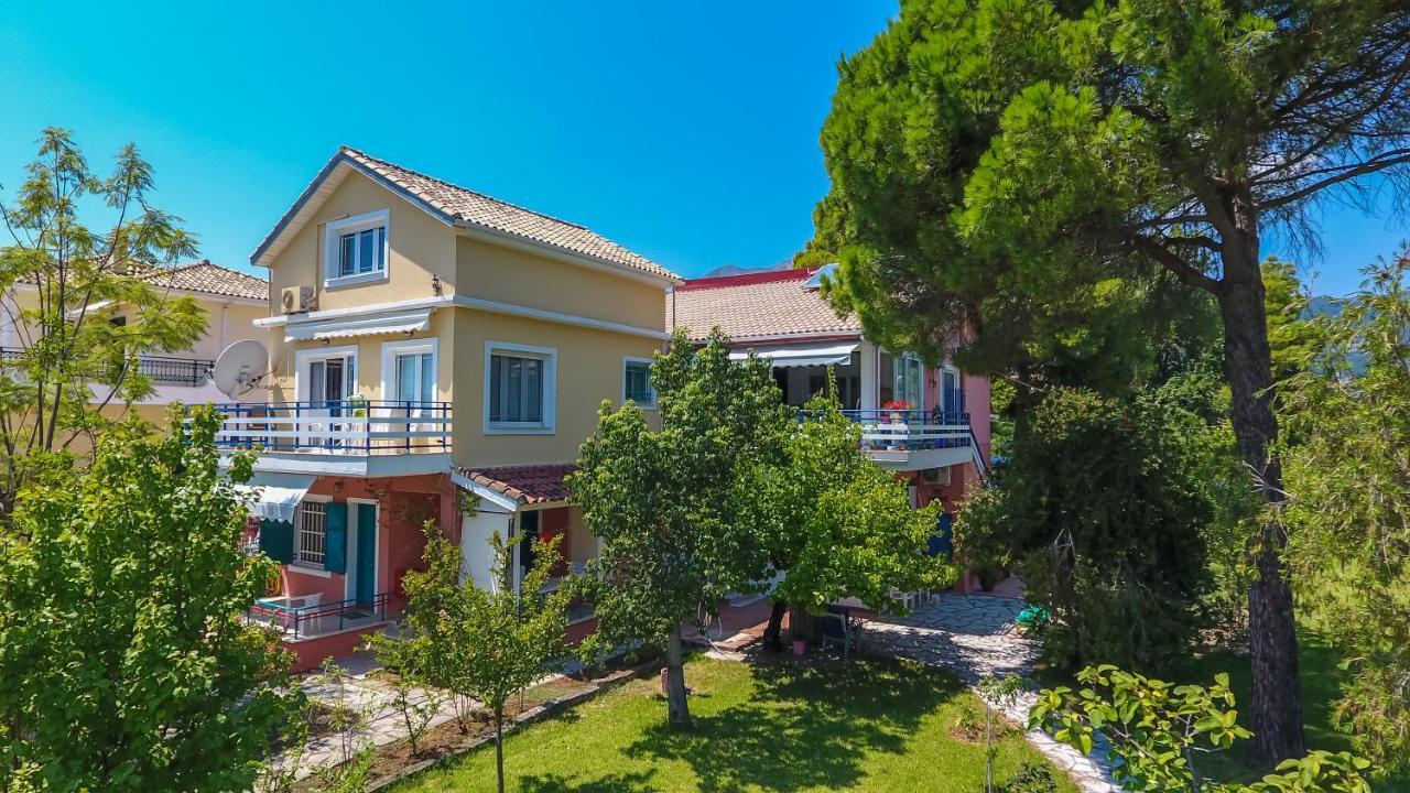 Palmyra Beachfront Studios Nydri  Esterno foto